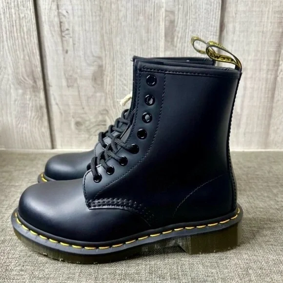 NEW WITH BOX - Dr. Martens 1460 Smooth Leather - Picture 4 of 10